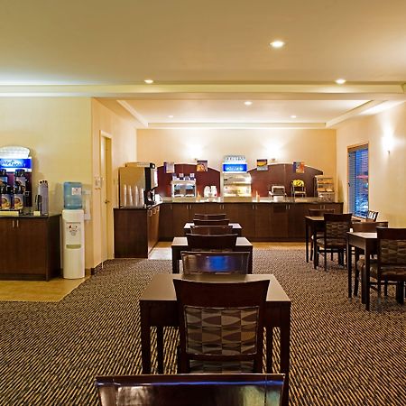 Holiday Inn Express & Suites-Regina-South By Ihg Buitenkant foto